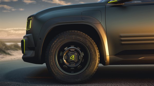 jantes cerclées - R4 flower power concept - Renault